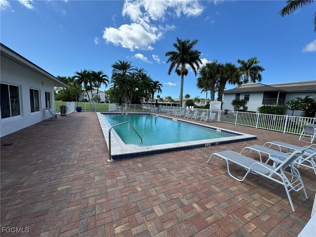Photo - 5455 Peppertree Dr Unit 7