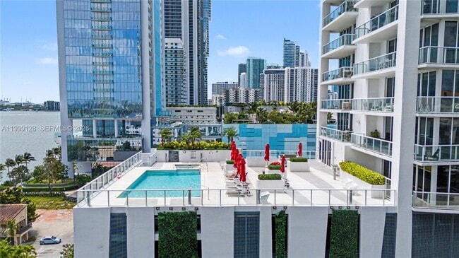 Photo - 601 NE 27th St Unidad 1508