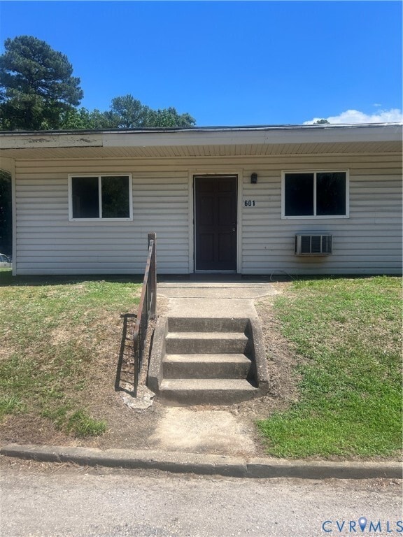 Building Photo - 601 Monticello Dr