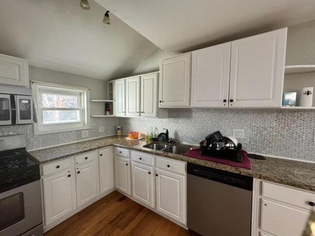 Photo - 149 McGill Ave NW