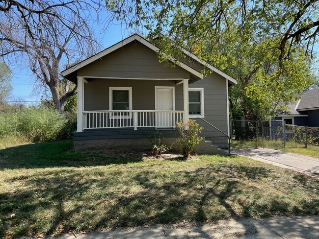 Building Photo - Darling Home Close to Saint Marks Church & WSU