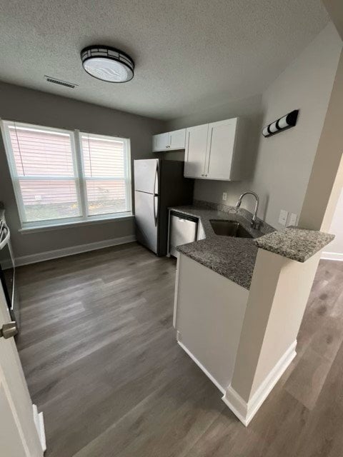 Photo - "Newly renovated home in well located community for rent"