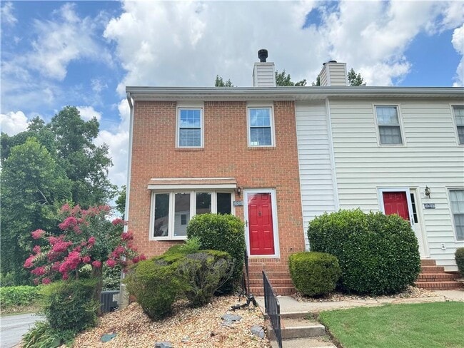 Photo - 153 Holcomb Ferry Rd