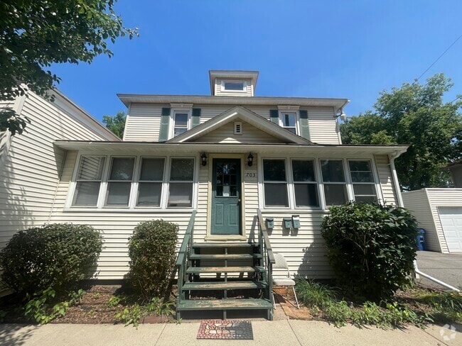 Building Photo - 703 Prospect Ave Unit 2 Rental