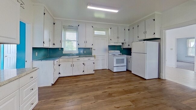 Photo - 2801 Bridgeview Rd