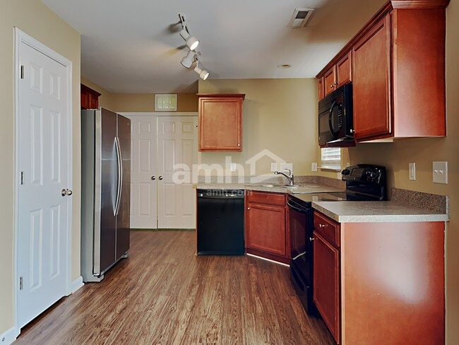 Photo - 1482 Hammermill Ln