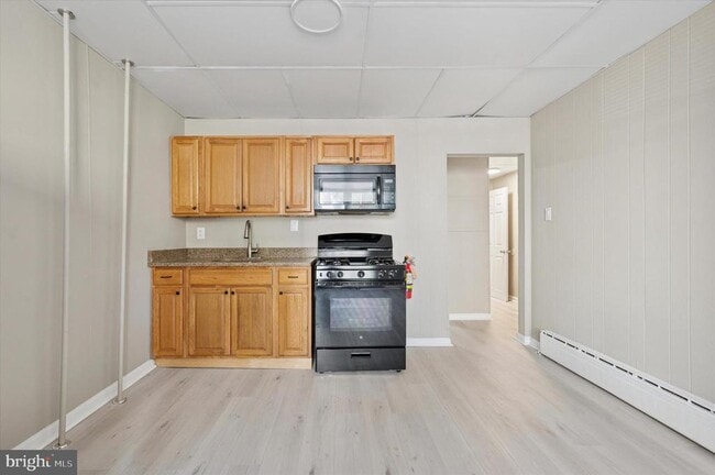 Photo - 2110 Orthodox St