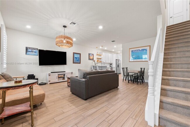 Photo - 1030 Eucalyptus Dr