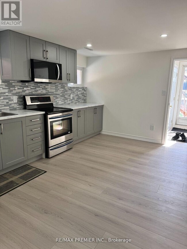 Photo - 18 Madonna Gardens