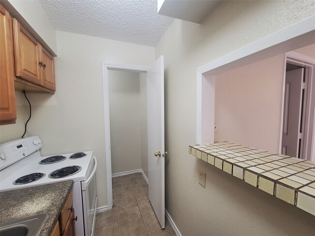 Photo - 5103 Ave Q 1/2 Unit 2