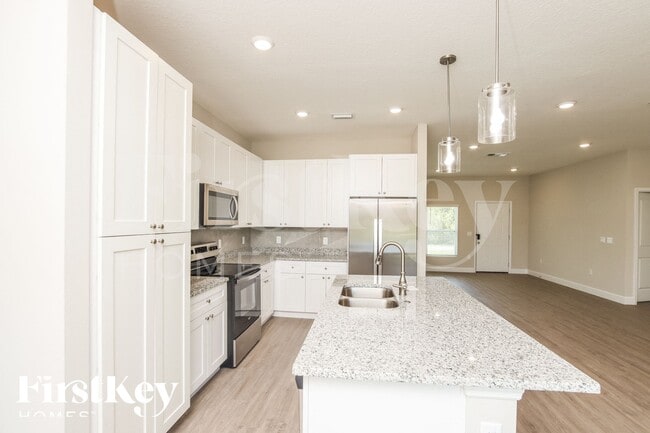 Photo - 3155 Tropical Cir SE