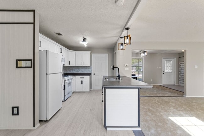 Photo - 3402 Andrew Dr