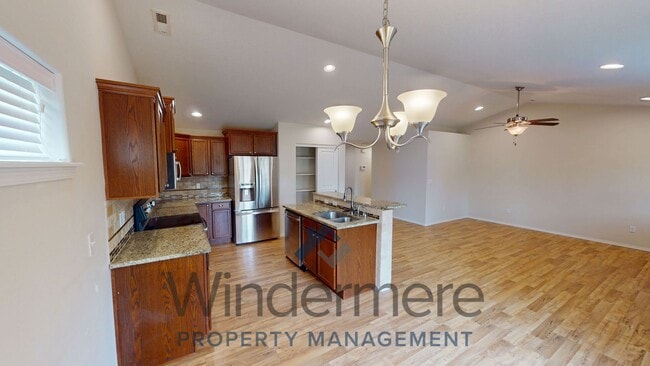 Photo - 230 Chapra St