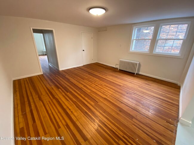 Photo - 227 Warren St