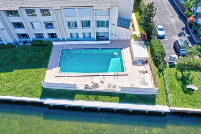 Photo - 125 Shore Ct Unit 302a