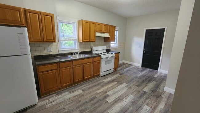 Photo - 235 Starr St Unit 2