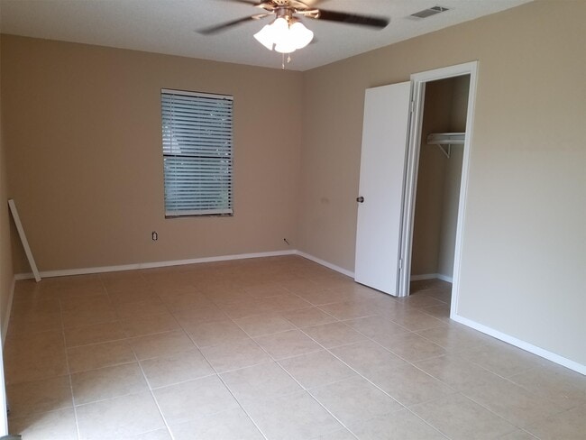 Photo - 201 W Goforth Rd