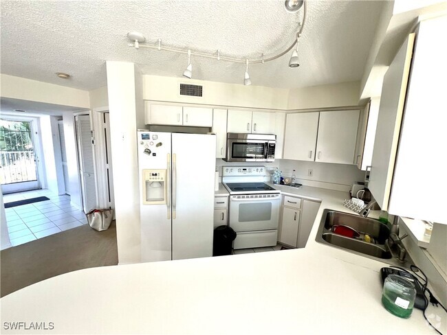 Building Photo - 441 Quail Forest Blvd Unit A302 Rental