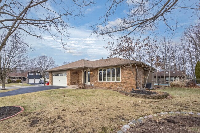 Photo - 641 Woods St