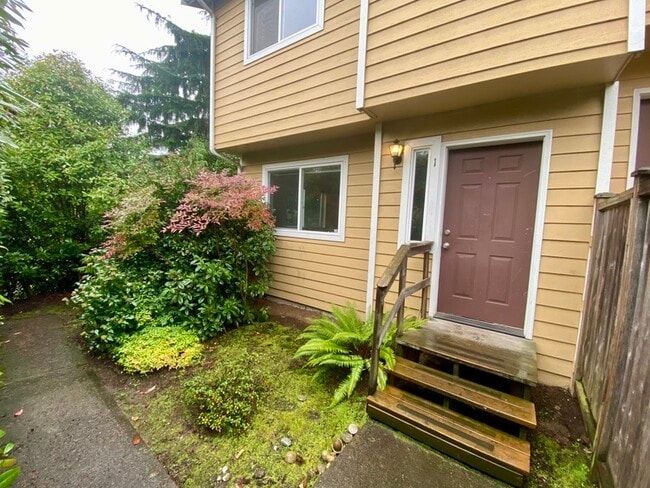 Building Photo - 3659 22nd Ave W Rental