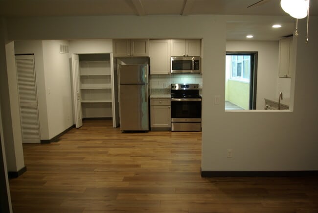 Building Photo - 520 W Buena Ventura St