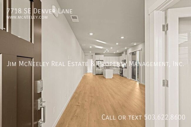 Photo - 335 SE 8th Ave