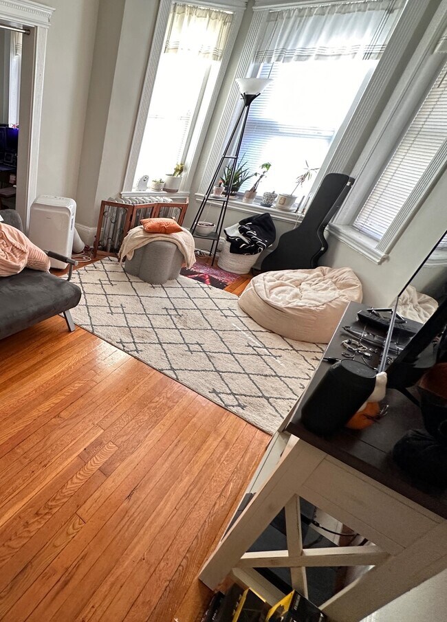 Photo - 52 Gainsborough St