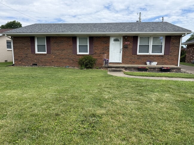 Building Photo - 1813 Standish Pl