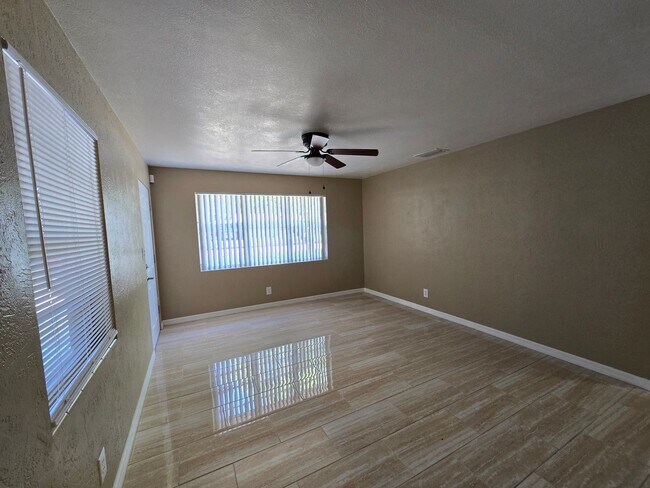 Photo - 112 Palm Dr
