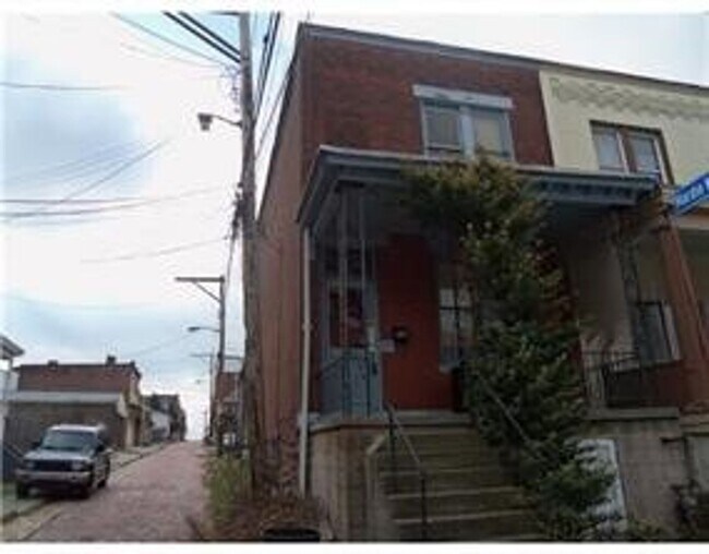 Photo - Spacious 3-Bedroom House Near Pitt & CMU –...