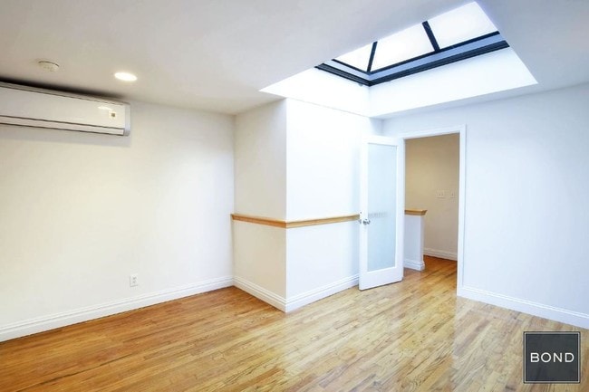 33 Saint Marks Place