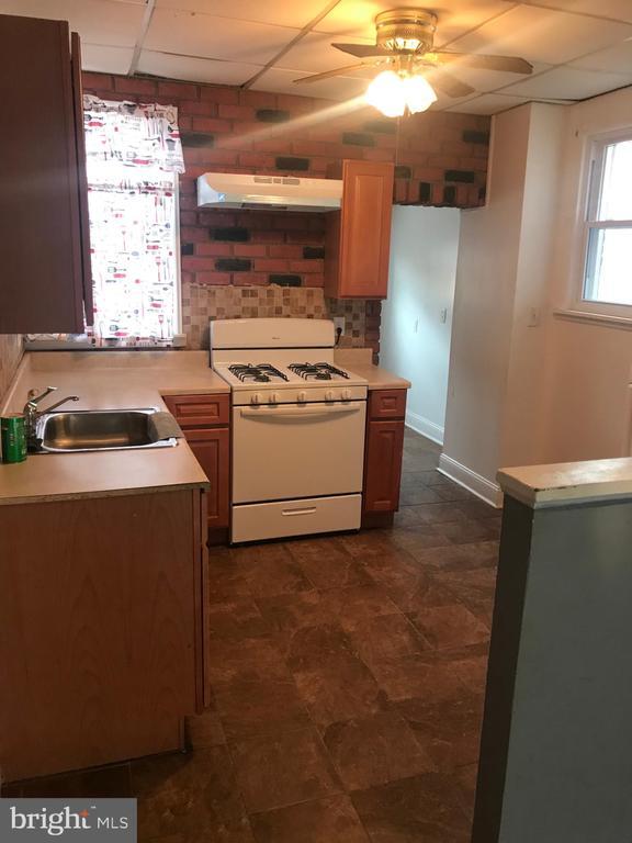 Photo - 5240 Sylvester St