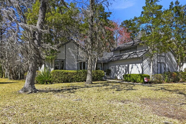 Photo - 18 Shadowmoss Pkwy