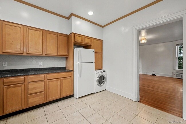 Photo - 242 Mayflower Ave Unit 1st floor