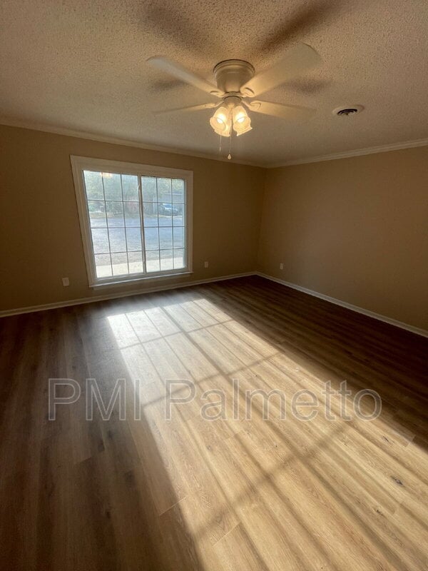 Photo - 4704 Palm Tree Ln