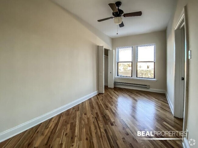 Building Photo - 1 bedroom in CHICAGO IL 60640 Unit 411 Rental