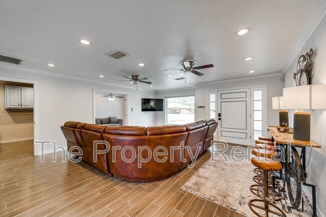 Photo - 1603 Mc Clintic St