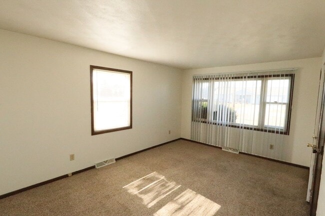 Photo - Nice 2 Bedroom Duplex Available in Jefferson Township / Middlebury School District