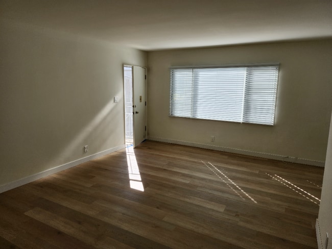 Photo - 1339 N Vista St Unidad 3