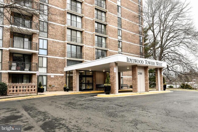 Photo - 2300 Pimmit Dr Apartamento Unidad 914