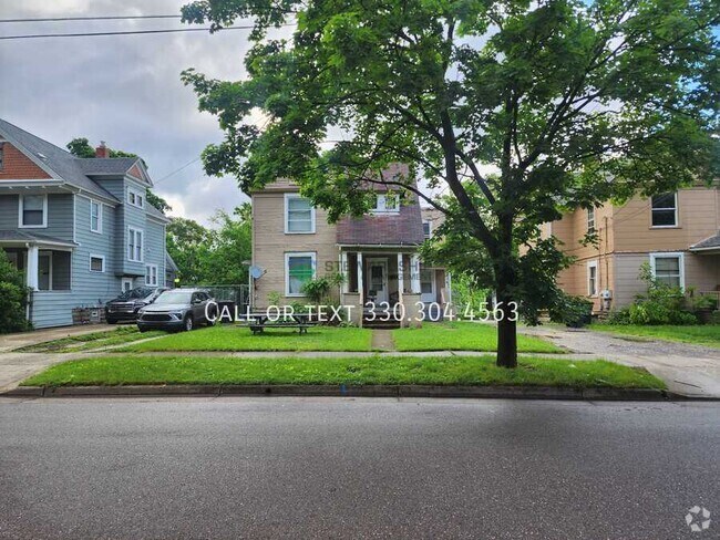 Building Photo - 147 Rhodes Ave Rental