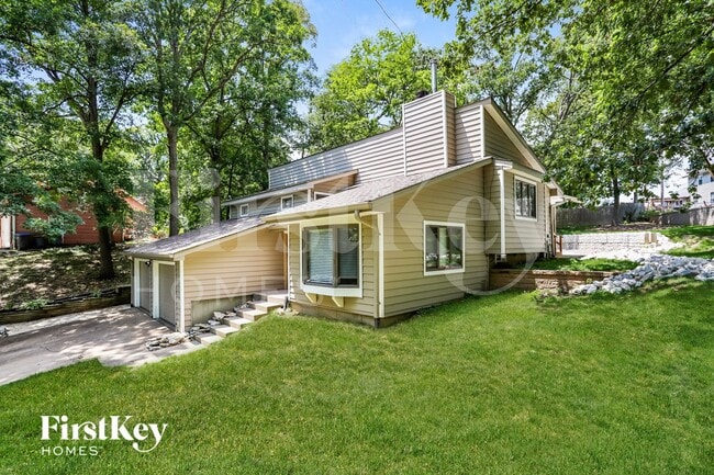 Photo - 405 Montbrook Dr