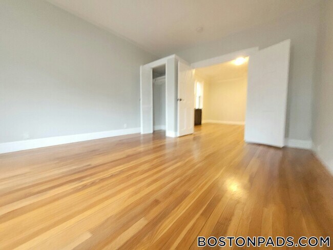 Photo - 48 Clark Ave Unidad 1L