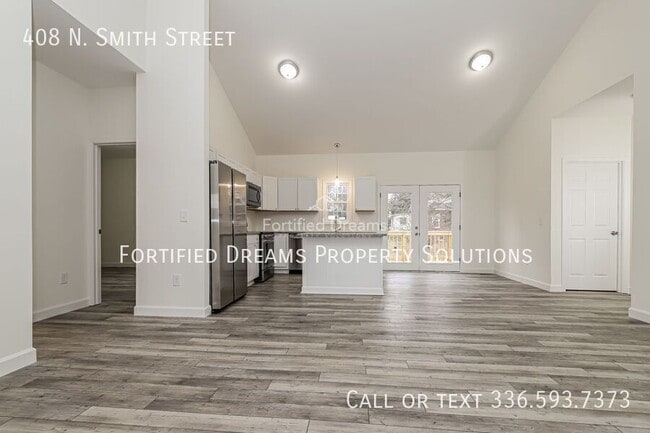 Photo - 408 N Smith St
