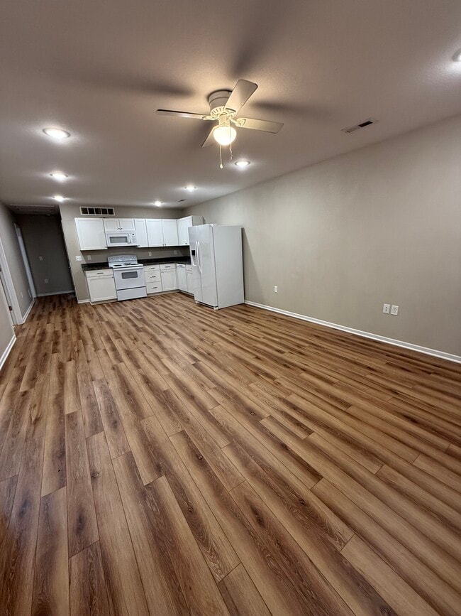 Photo - 408 W Market St Unit B