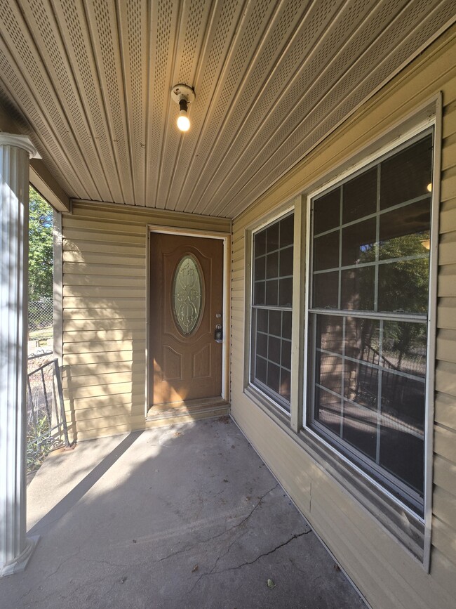 Photo - 1334 N Estelle St