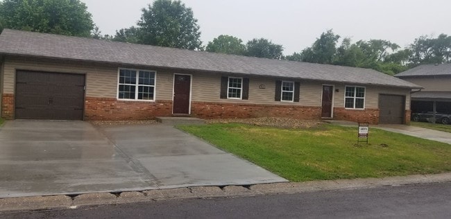 Building Photo - 434 Eagles Way Unit B