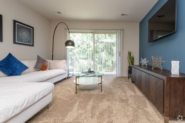 2BR, 2BA -1100 SF - Livingroom
