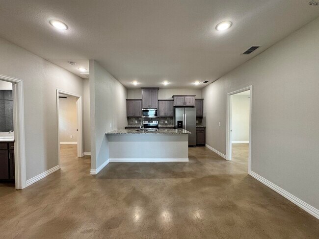 Photo - 406 E China St