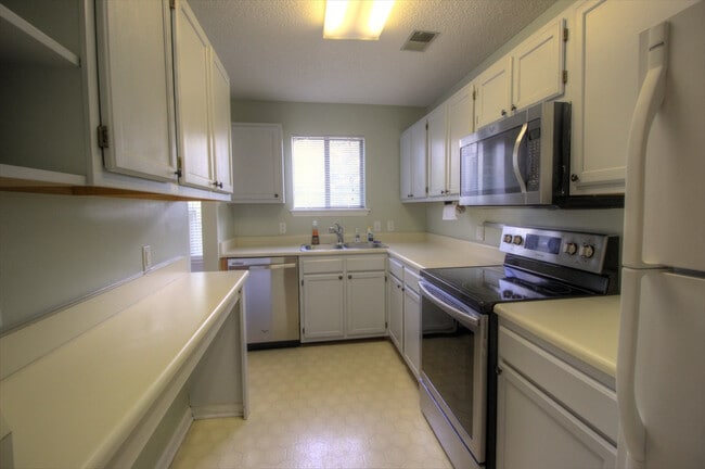 Photo - Nice 1 bedroom 2nd floor condo in SW Durham!